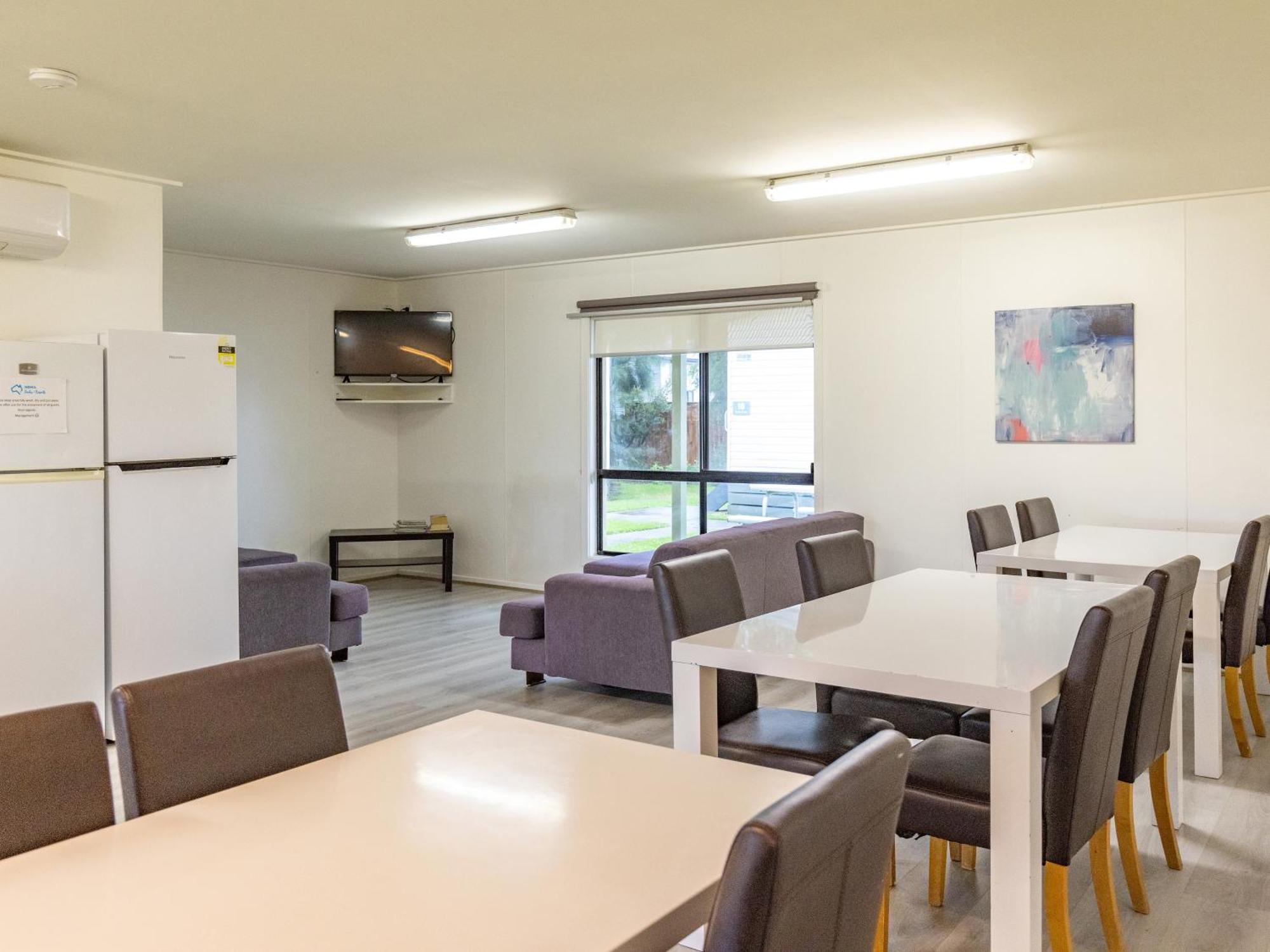 Nrma Warrnambool Riverside Holiday Park 外观 照片