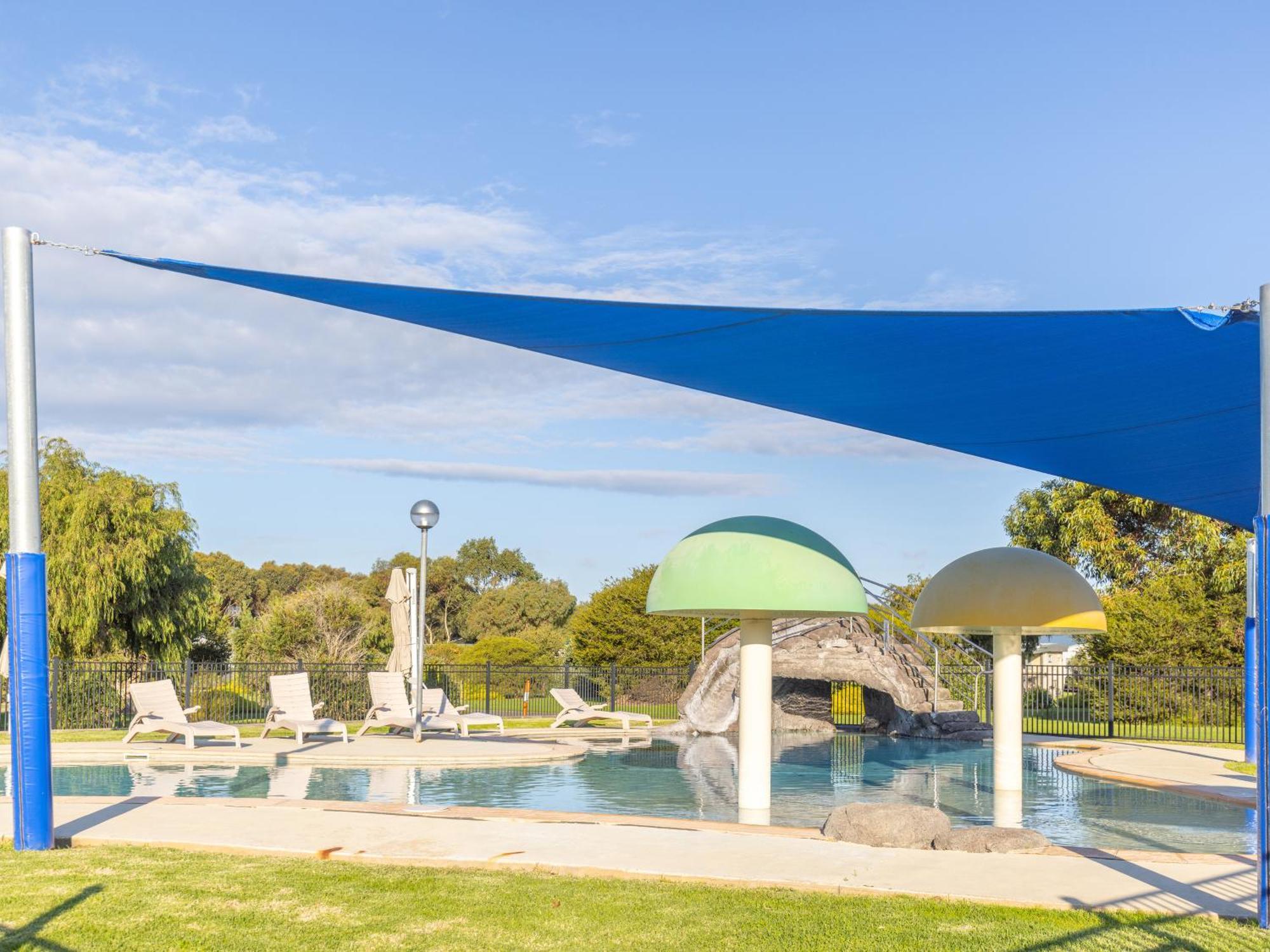 Nrma Warrnambool Riverside Holiday Park 外观 照片