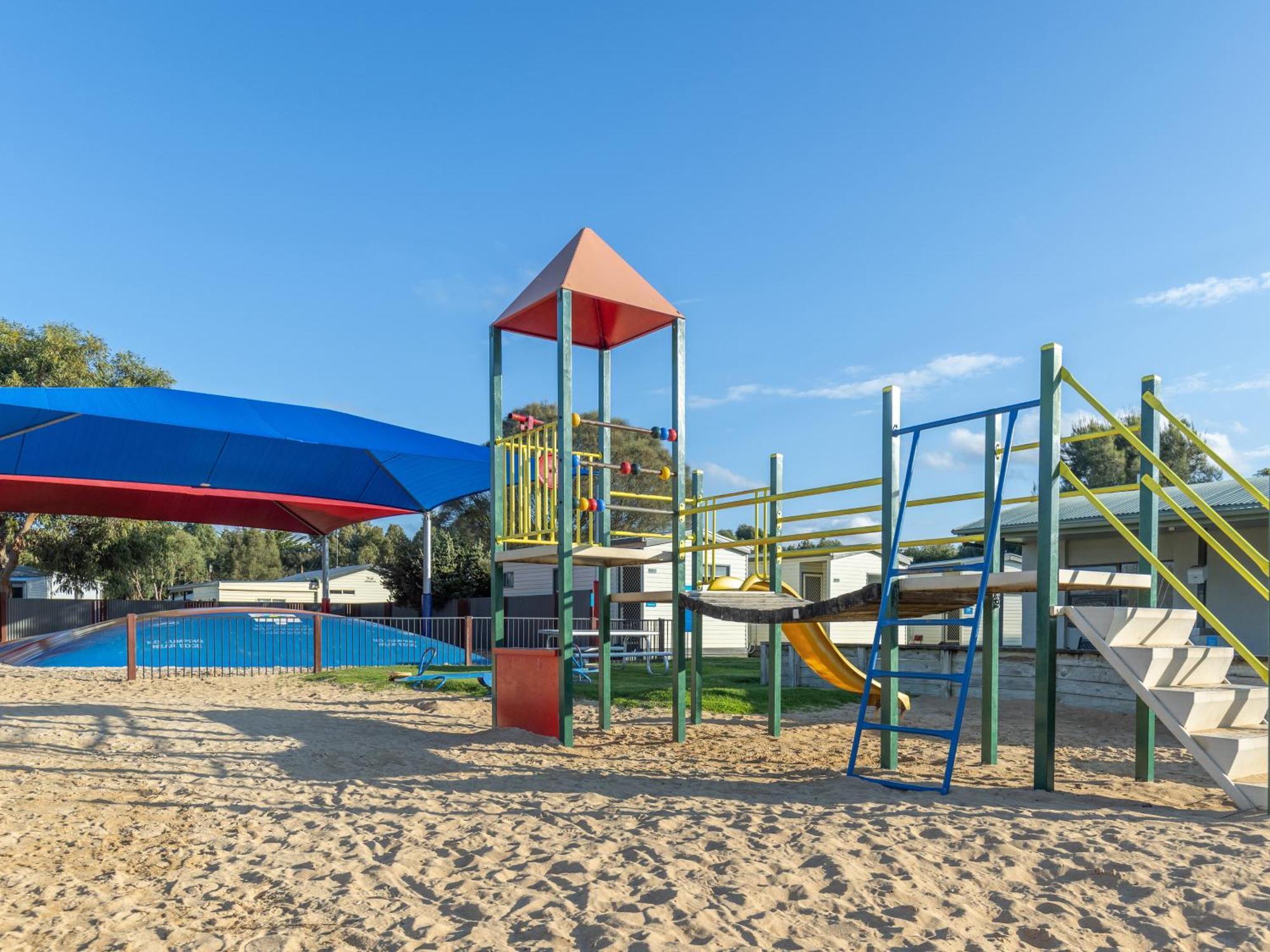 Nrma Warrnambool Riverside Holiday Park 外观 照片