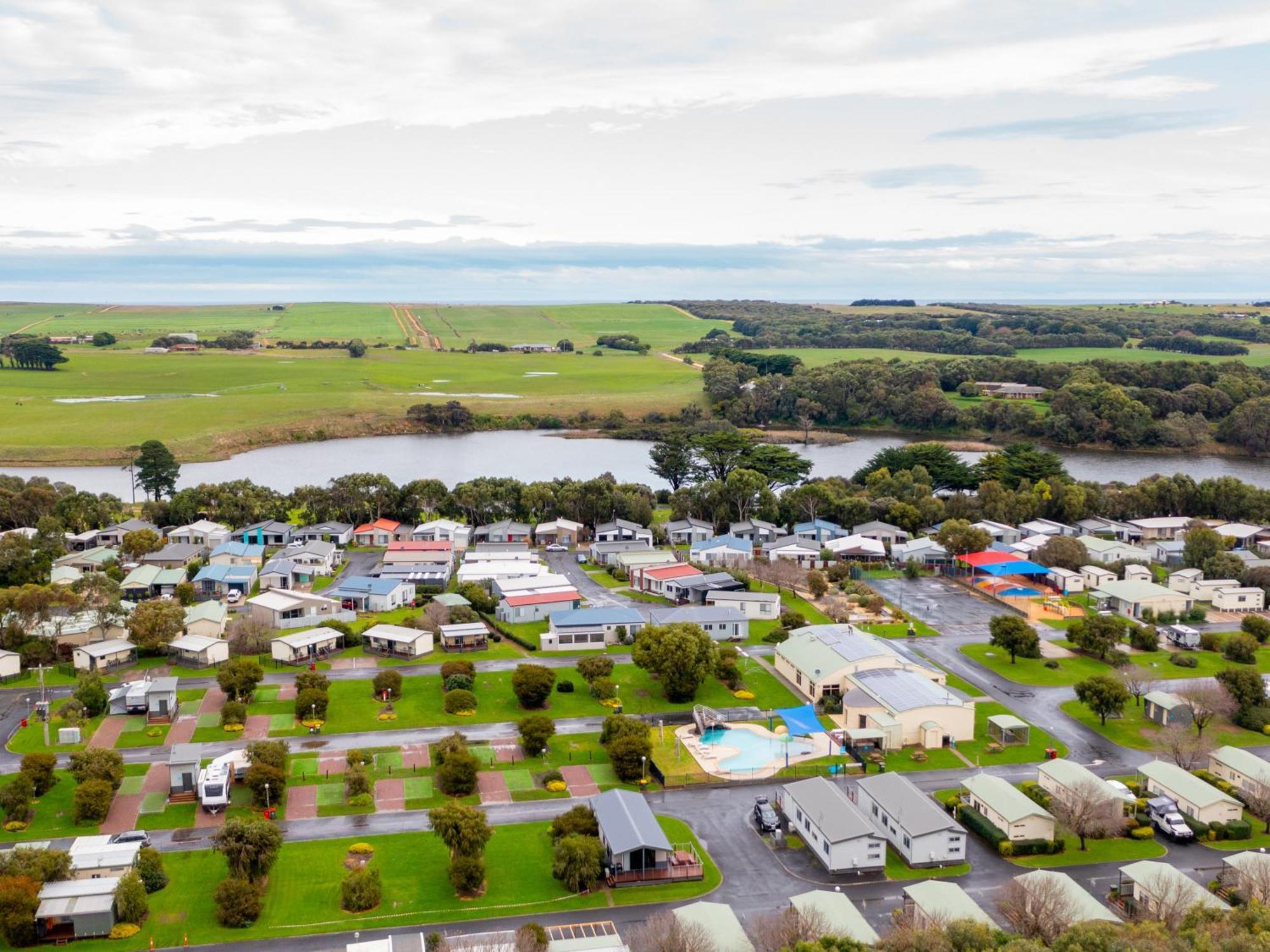 Nrma Warrnambool Riverside Holiday Park 外观 照片