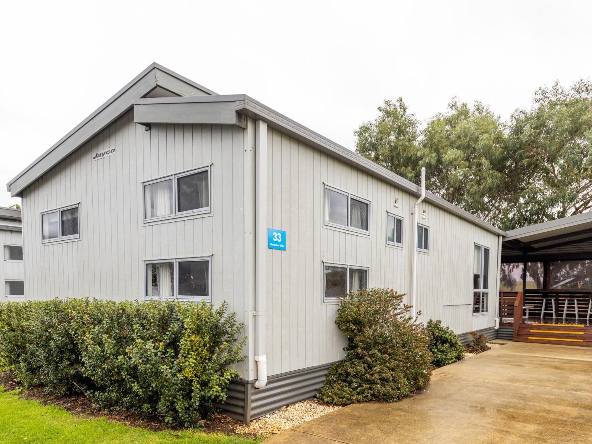 Nrma Warrnambool Riverside Holiday Park 客房 照片