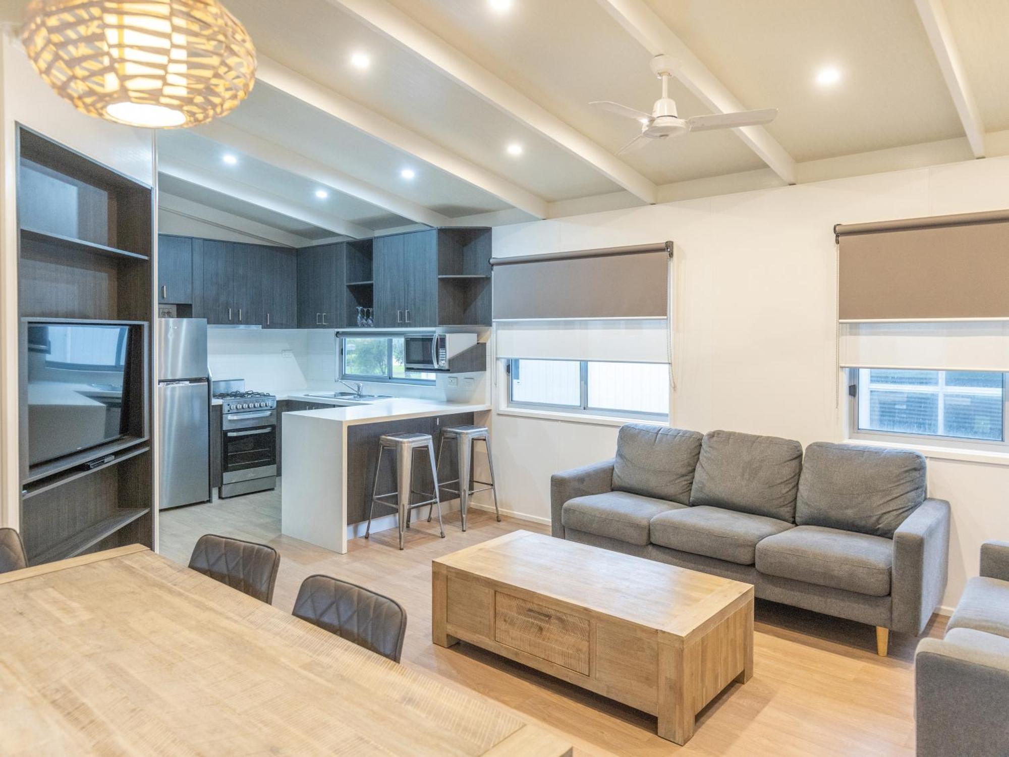 Nrma Warrnambool Riverside Holiday Park 客房 照片