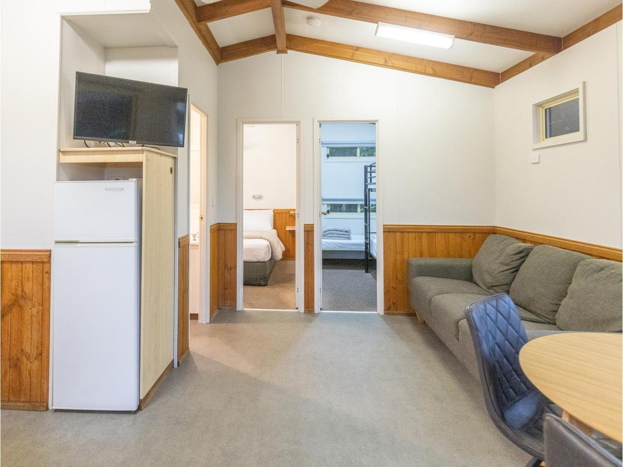 Nrma Warrnambool Riverside Holiday Park 客房 照片