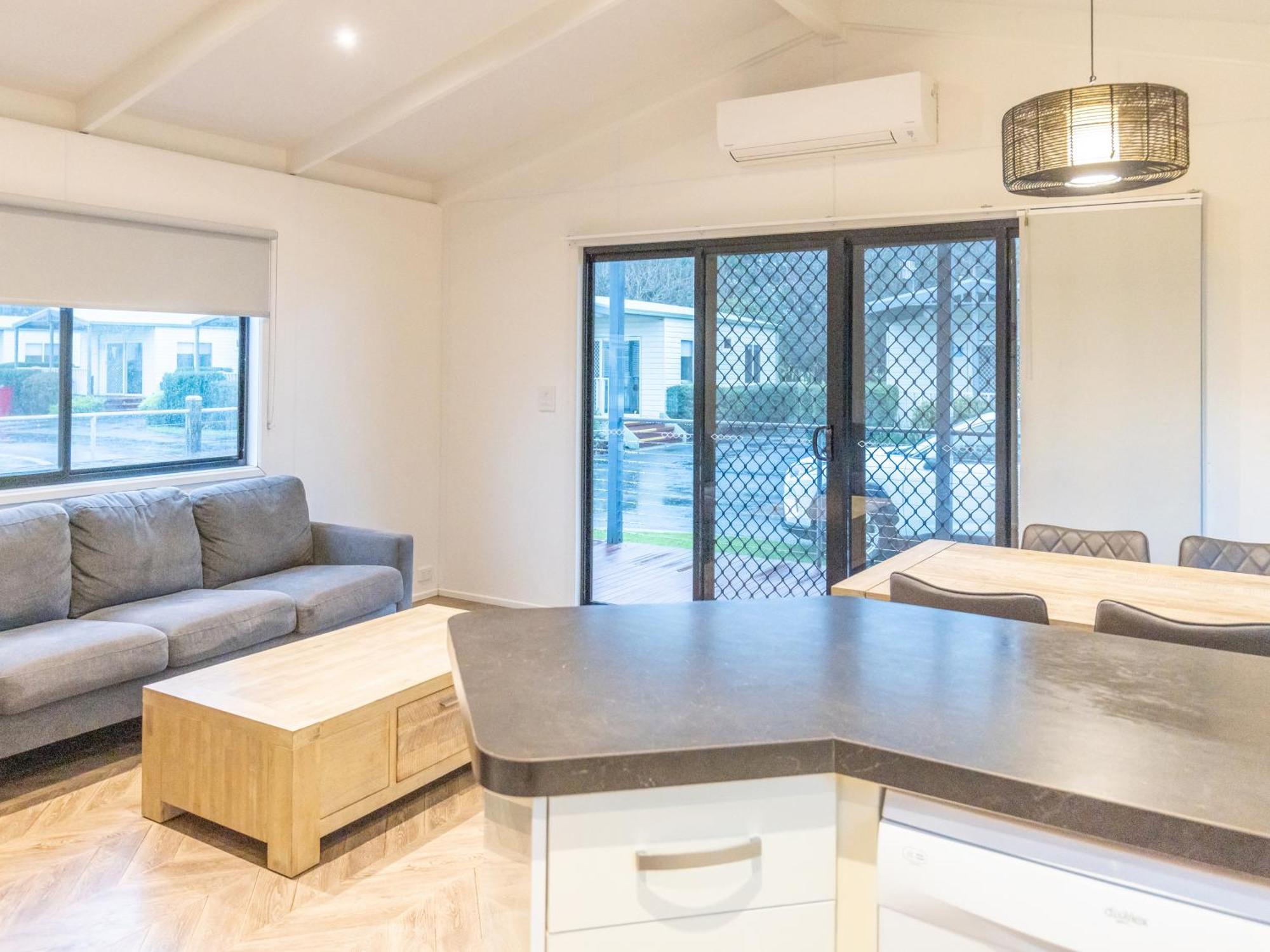 Nrma Warrnambool Riverside Holiday Park 客房 照片