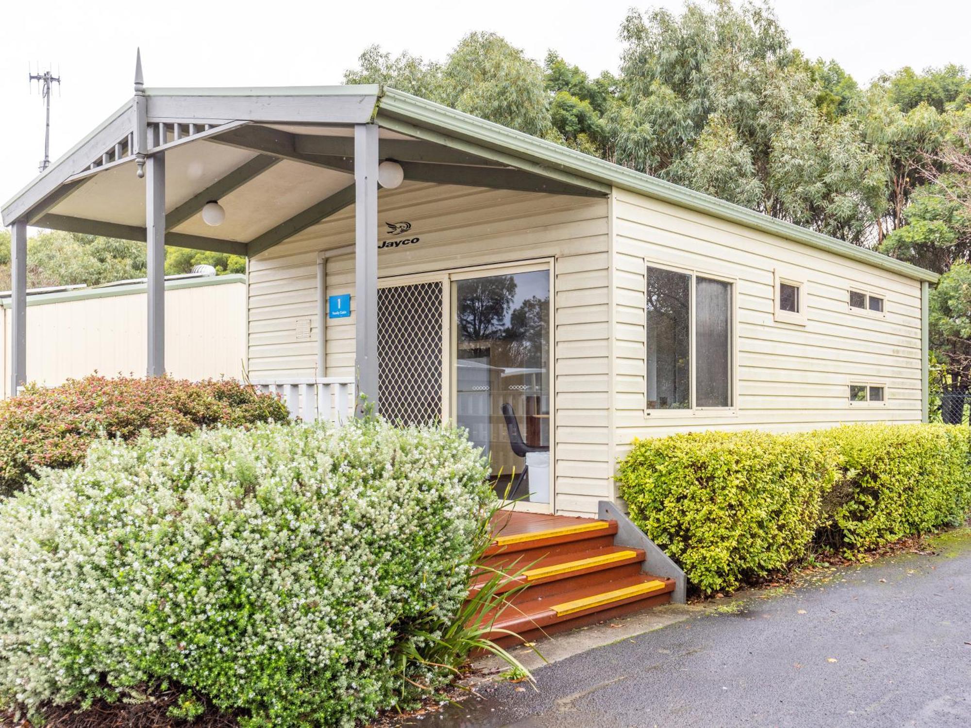 Nrma Warrnambool Riverside Holiday Park 客房 照片