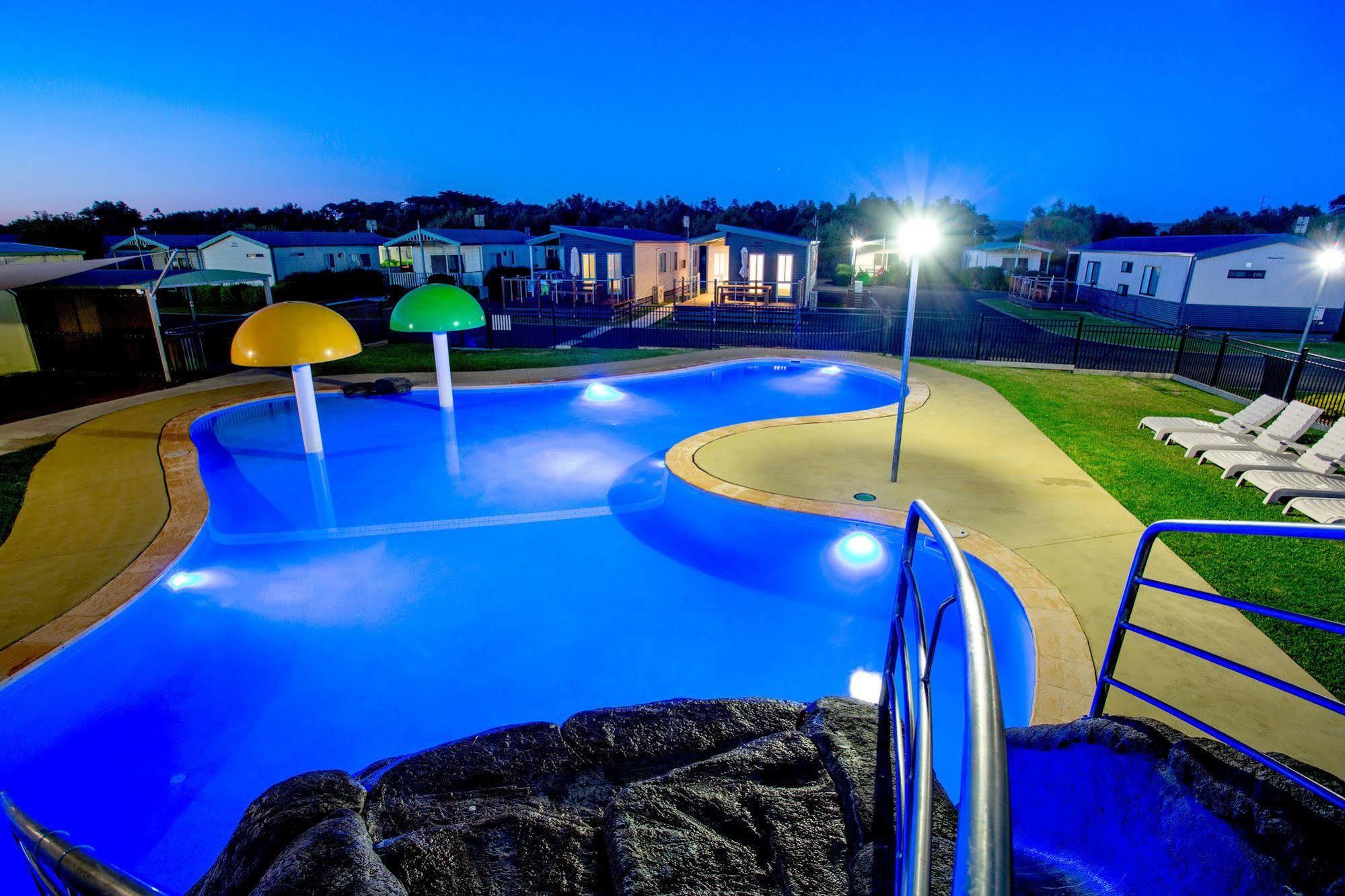 Nrma Warrnambool Riverside Holiday Park 外观 照片