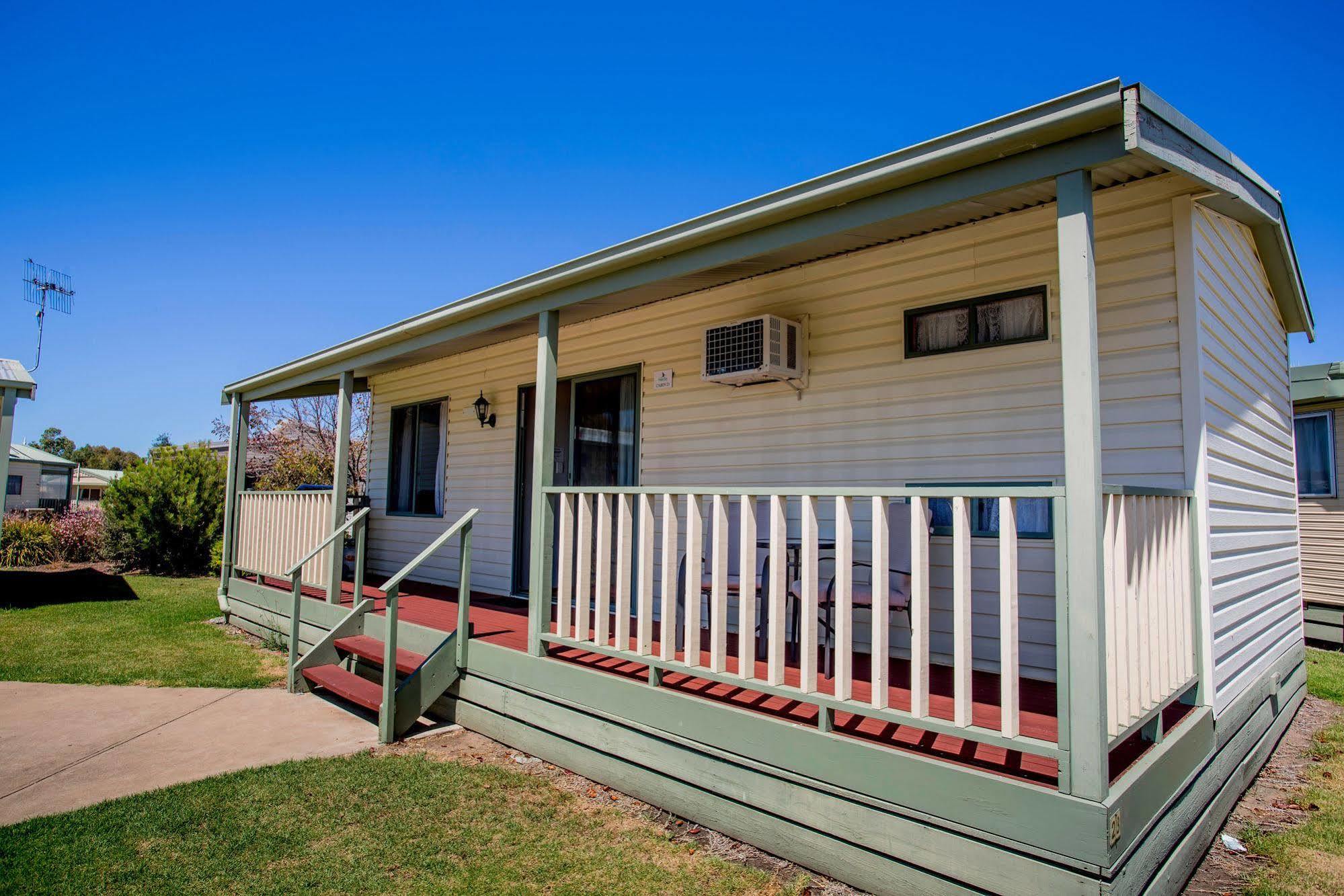 Nrma Warrnambool Riverside Holiday Park 外观 照片