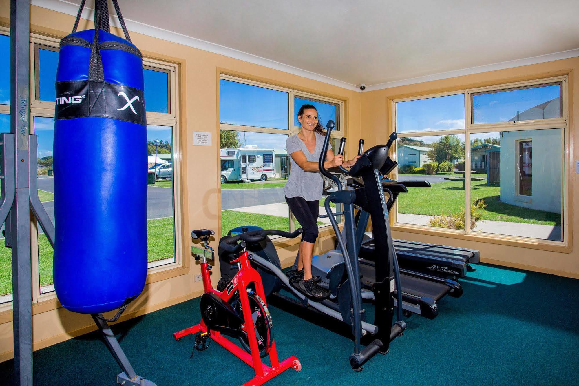 Nrma Warrnambool Riverside Holiday Park 外观 照片